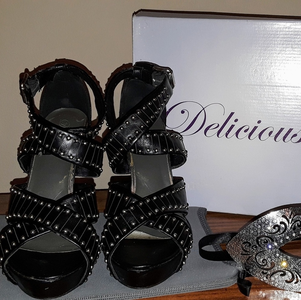 Black criss-cross straps with silver beads